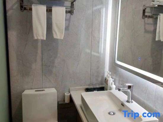 Royal Dragon Airport Hotel