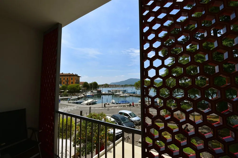 Balcony & Terrace