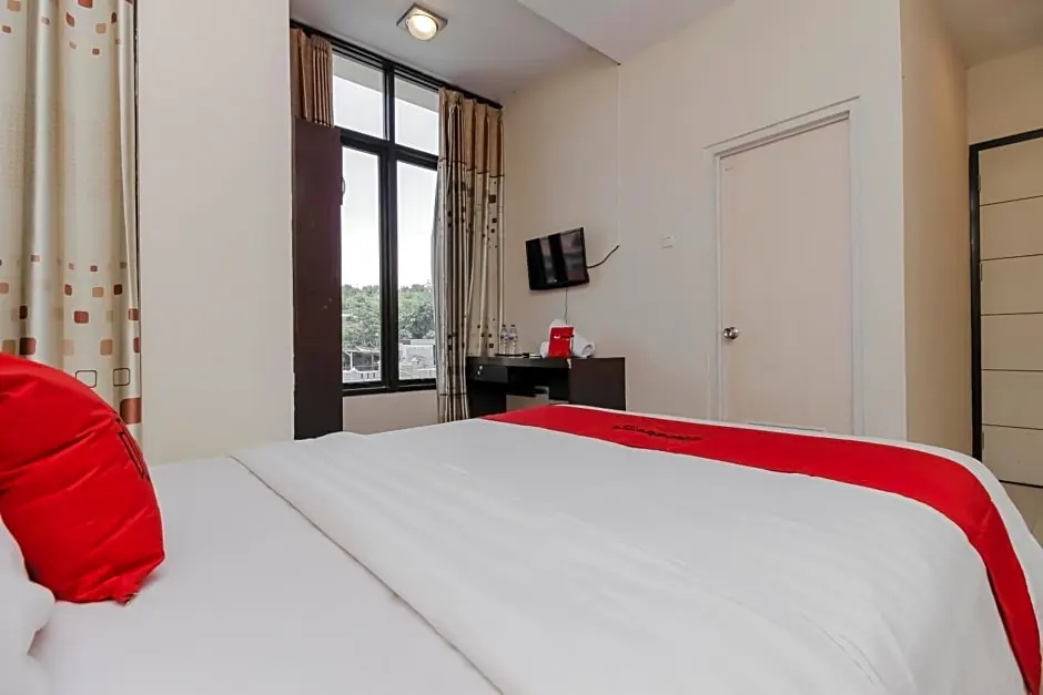 RedDoorz Plus @ Paal 2 Manado - Chambres