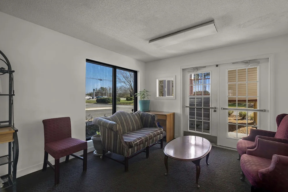 Lobby & Reception