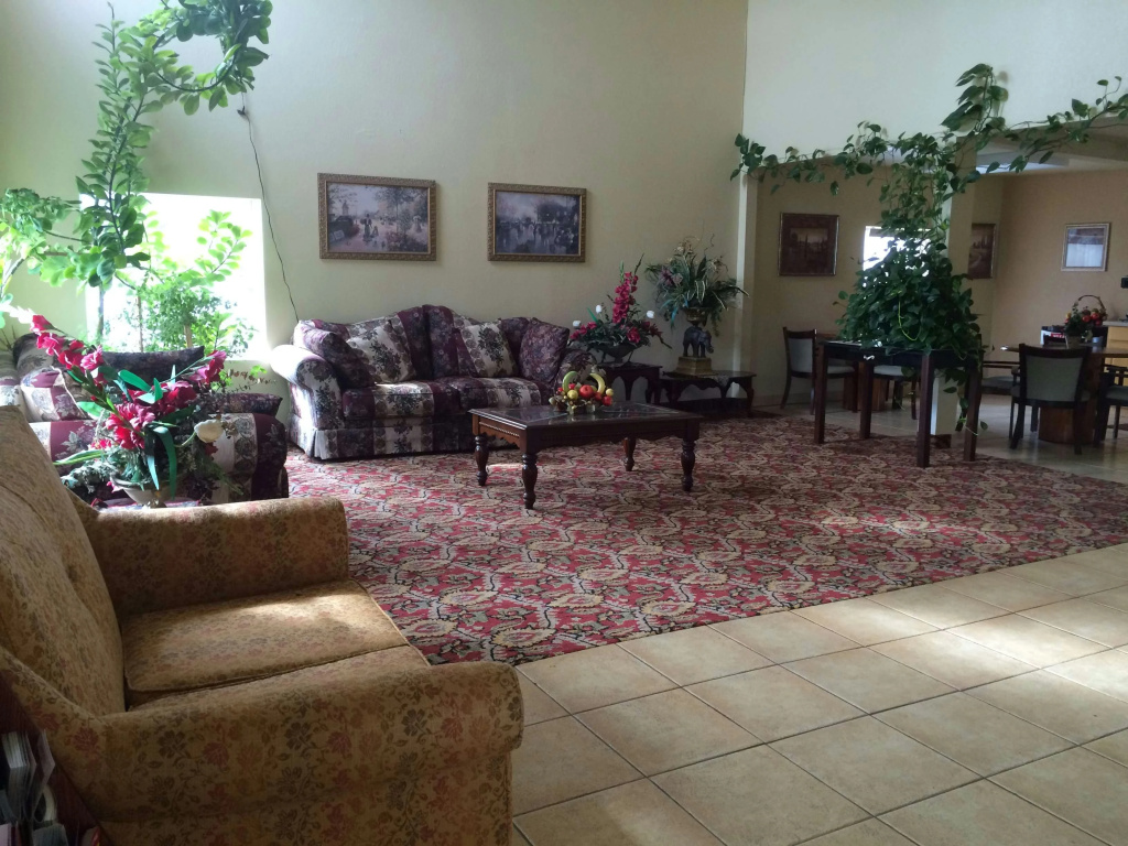 Executive Inn & Suites Schulenburg — 2