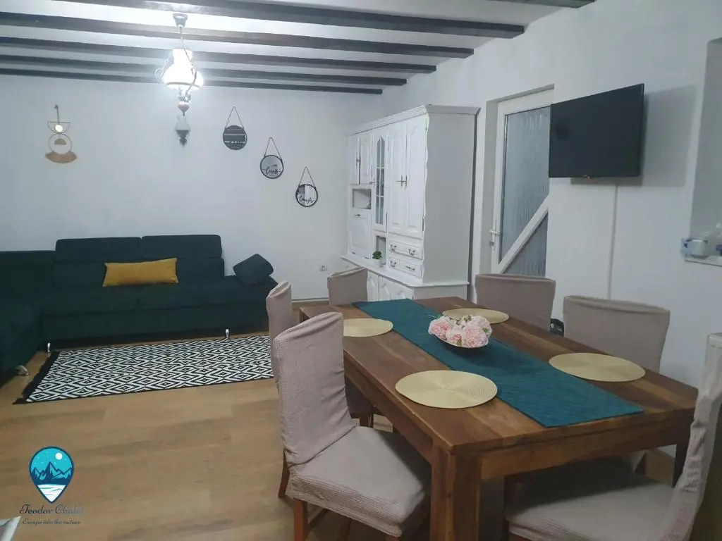4 Bedrooms Cottage