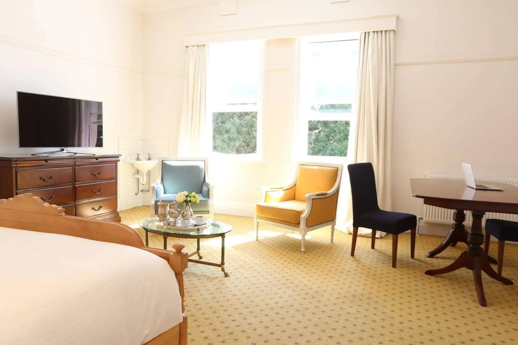 The Robertson Hotel