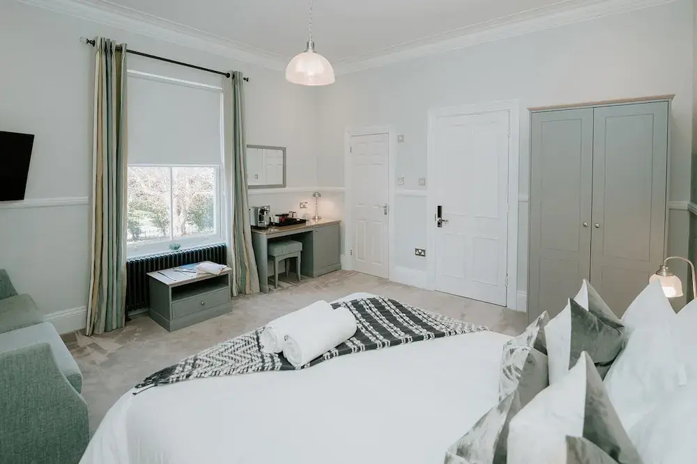 Premier room
