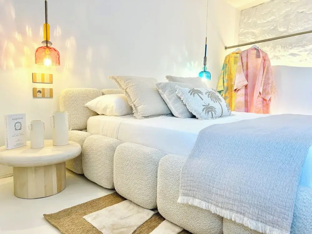 Deluxe Double room (full double bed)