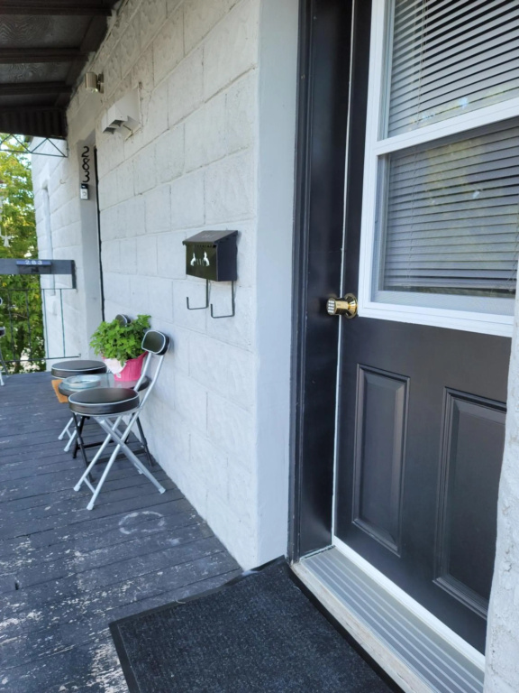 charming & comfy apartment, close to highway, wifi, netflix, amazon prime