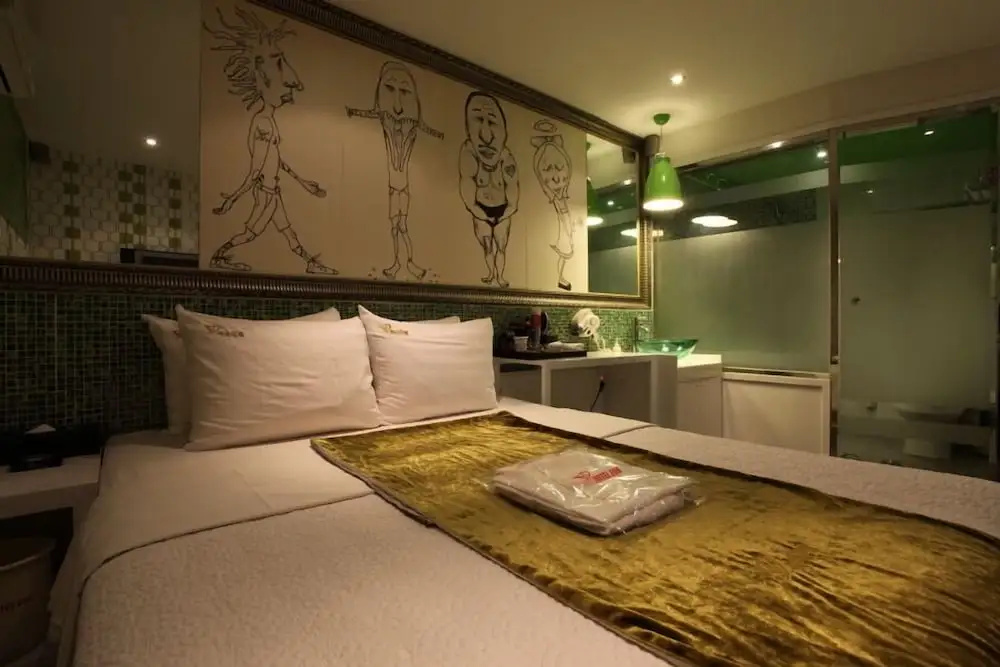 Standard Double room (full double bed)