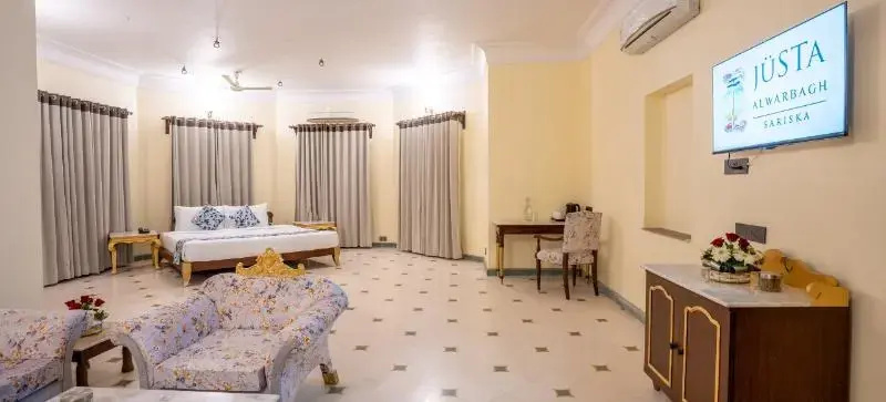 Deluxe Suite