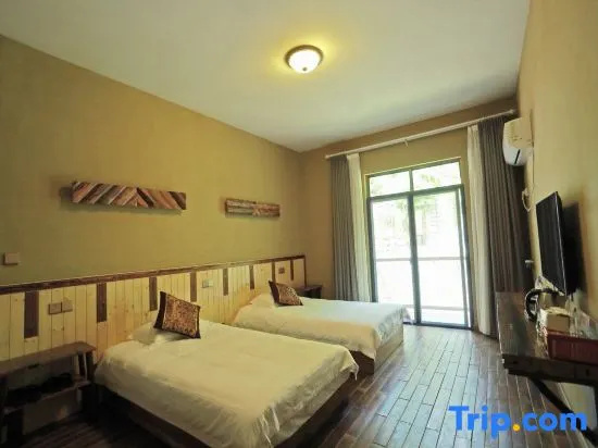 Standard Double room with balcony (full double bed)