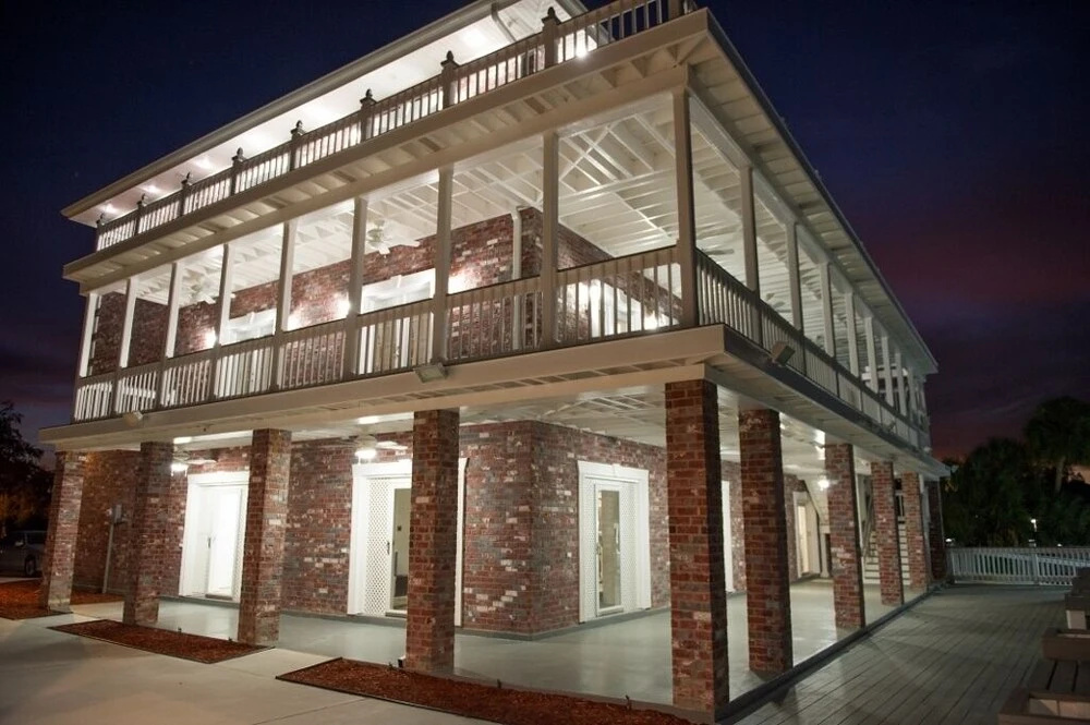 Waterfront Villa W/deck - 23 Mi to French Quarter!