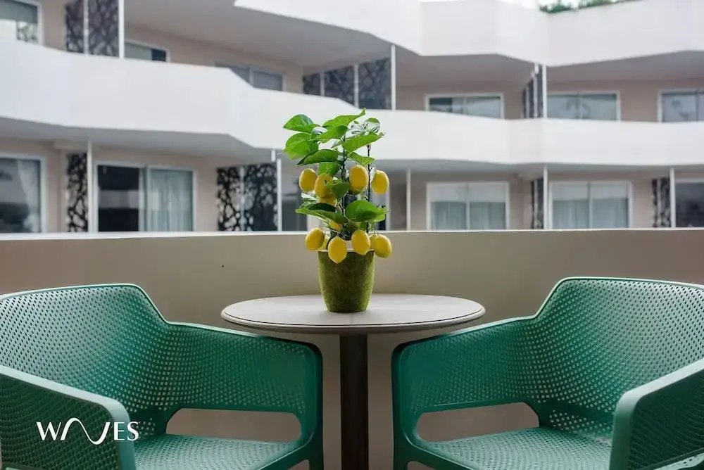 Pool View 1 Br Steps Away From the Beach