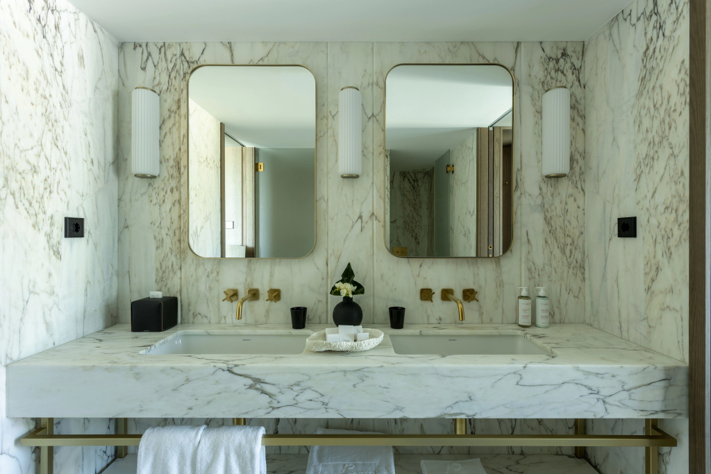 Отель Altis Porto Hotel, member of Preferred Hotels & Resorts – L.V.X. в Порту