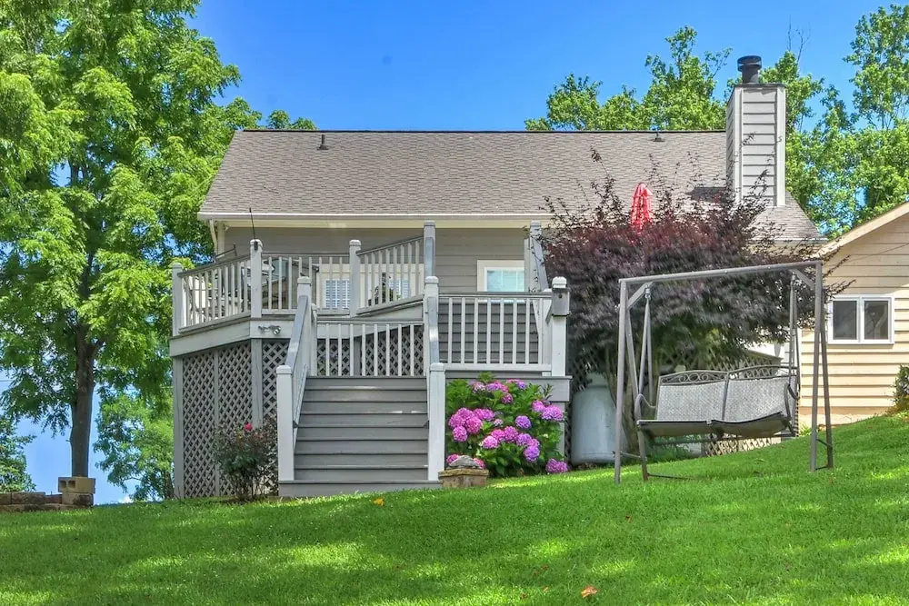 Lakefront Hiawassee Home w/ Boat Dock & Hot Tub!