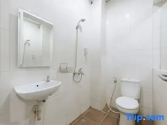RedDoorz Plus near Grand Indonesia Jakarta
