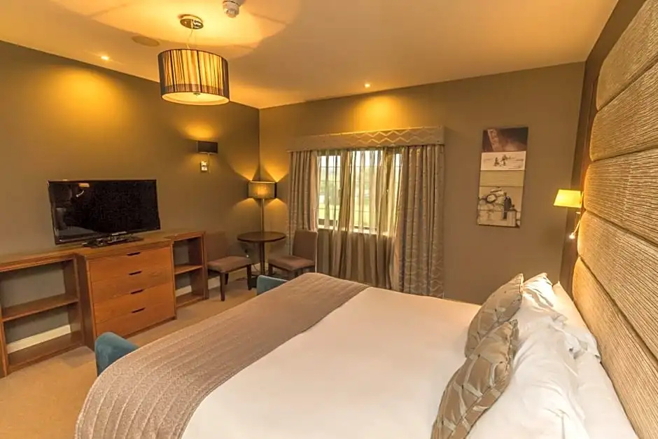 Standard room with lake view