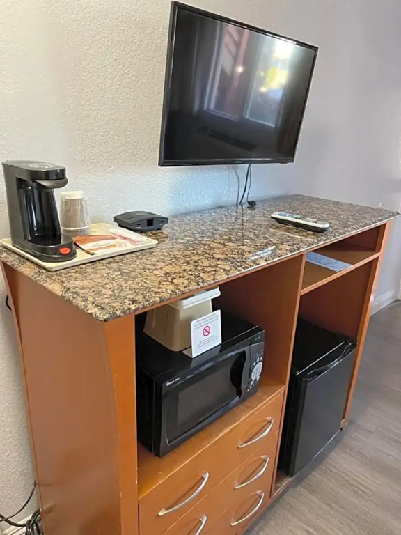 Economy room