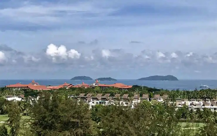 Beach & Waterfront