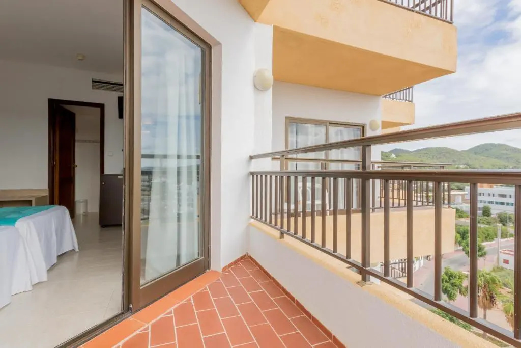 Balcony & Terrace