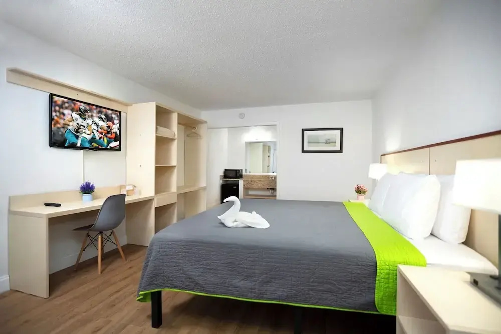 Standard Double room (full double bed)