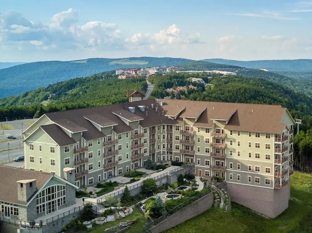 Soaring Eagle #404: 3 Bedroom 2 Bath Corner Penthouse