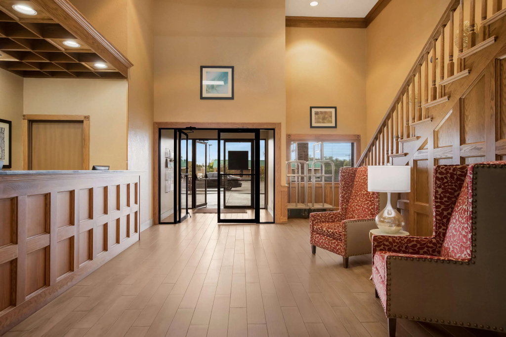 Lobby & Reception