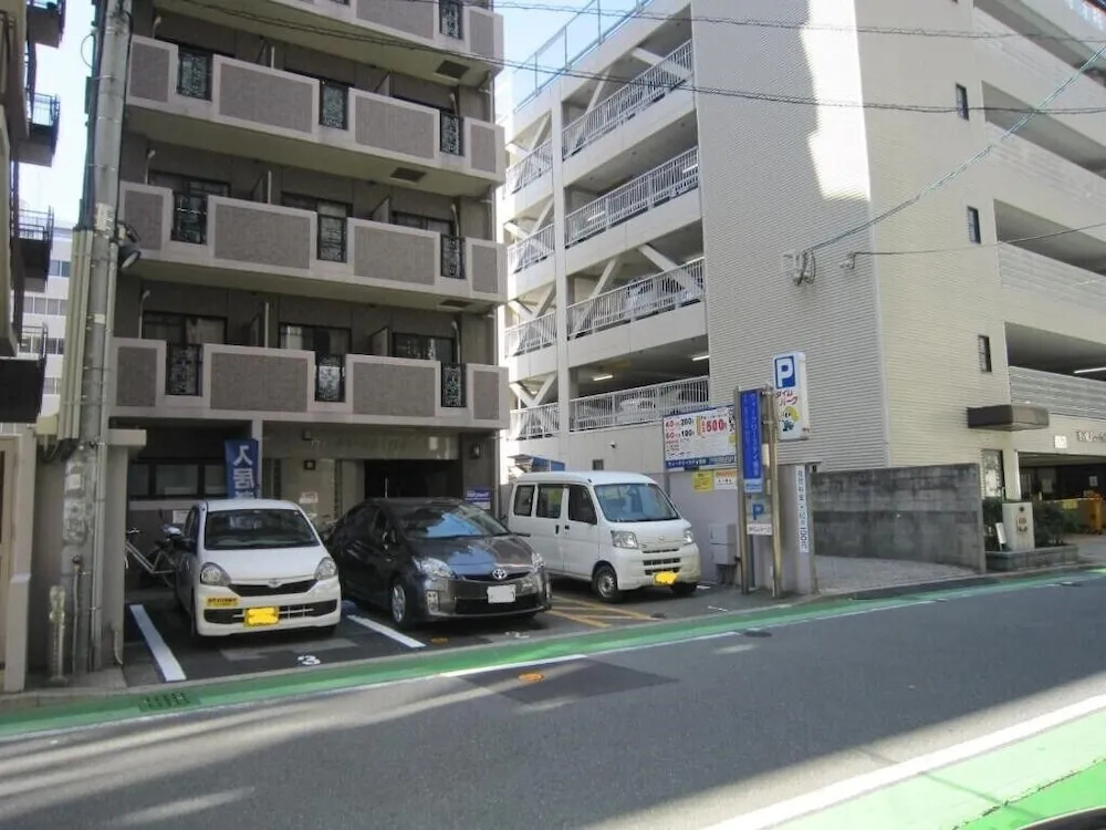 N.33 Hakata Sta. East