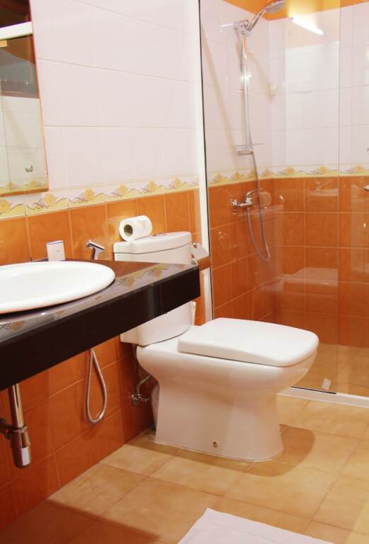 Airport Villa