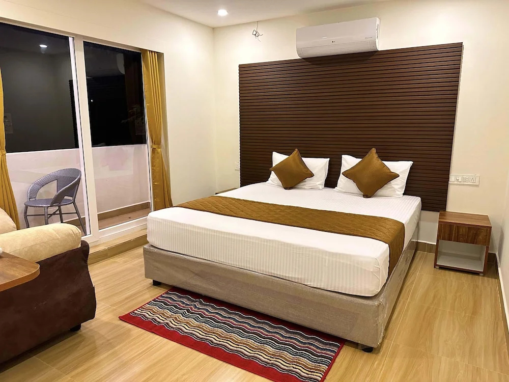 Standard room with lake view