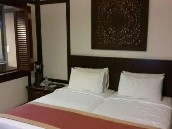 Bukit Merah Laketown Resort