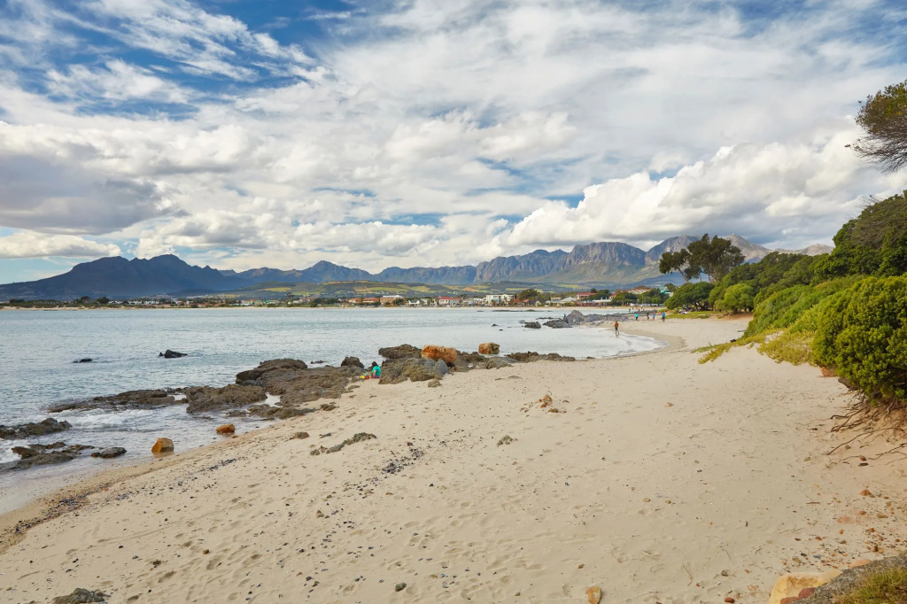 Beach & Waterfront