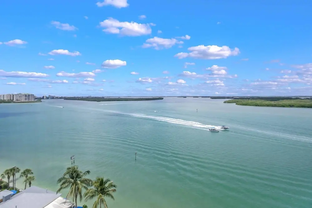 Lovers Key Resort 905 - Chambres