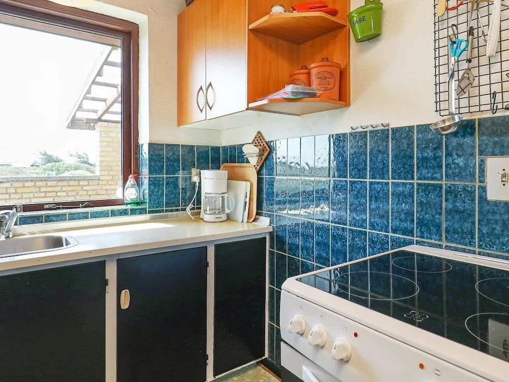 Beautiful Holiday Home in Søndervig Near North Sea - фото 13