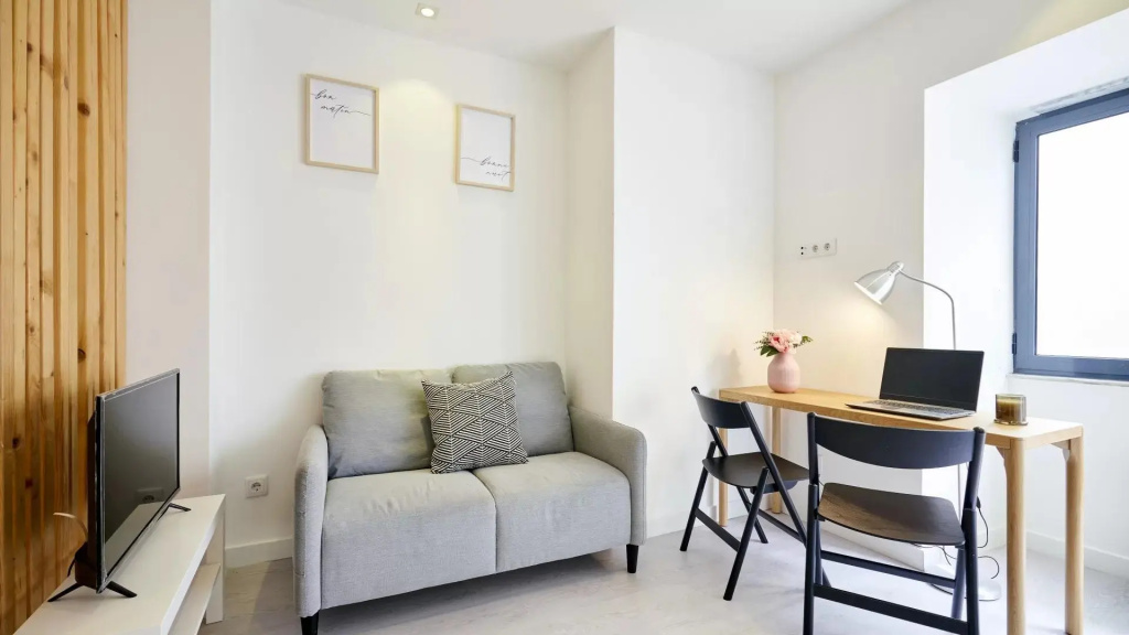 ALTIDO Modern Lisbon Flat for Business or Leisure
