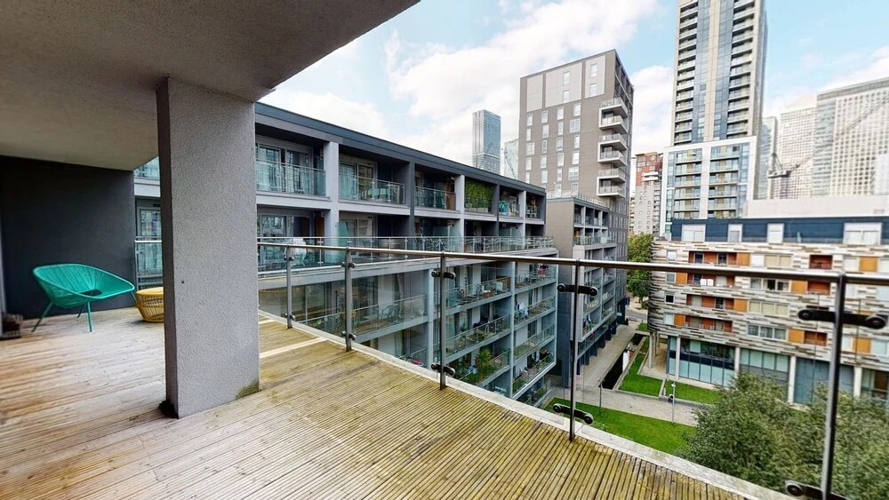 Inviting 2-bed/2-bath Apartment in London