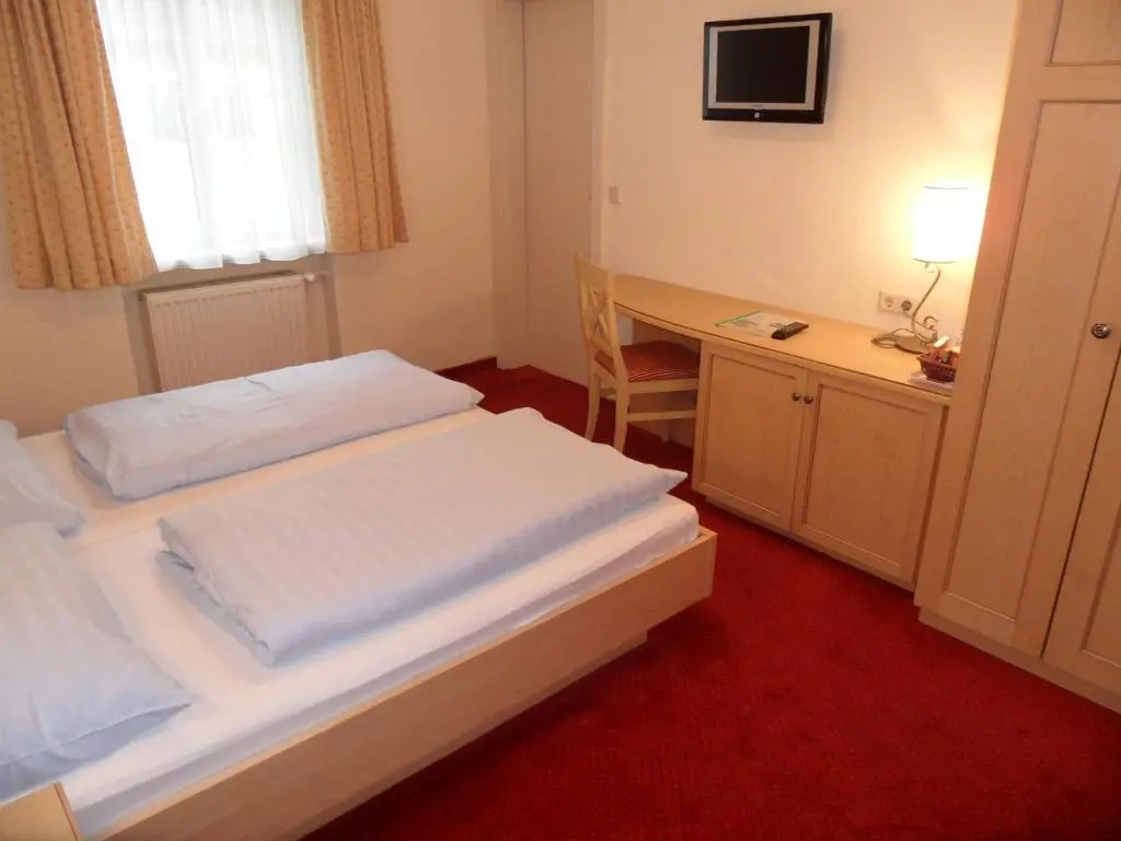 Katrin Pension - Chambres