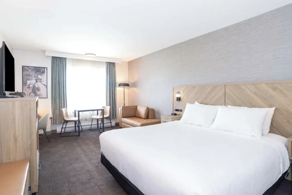 Grand room