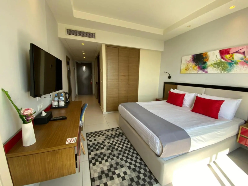The Ray Hotel & Studios — 4