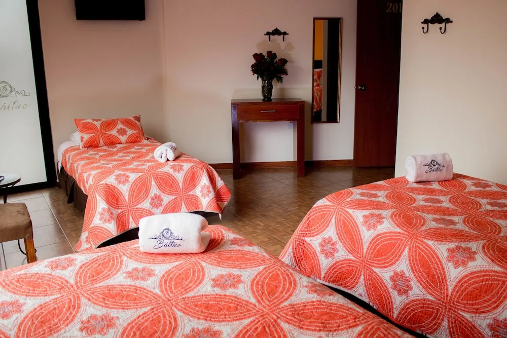 Standard Triple room