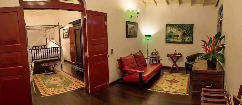 Royal Bar & Hotel - Chambres