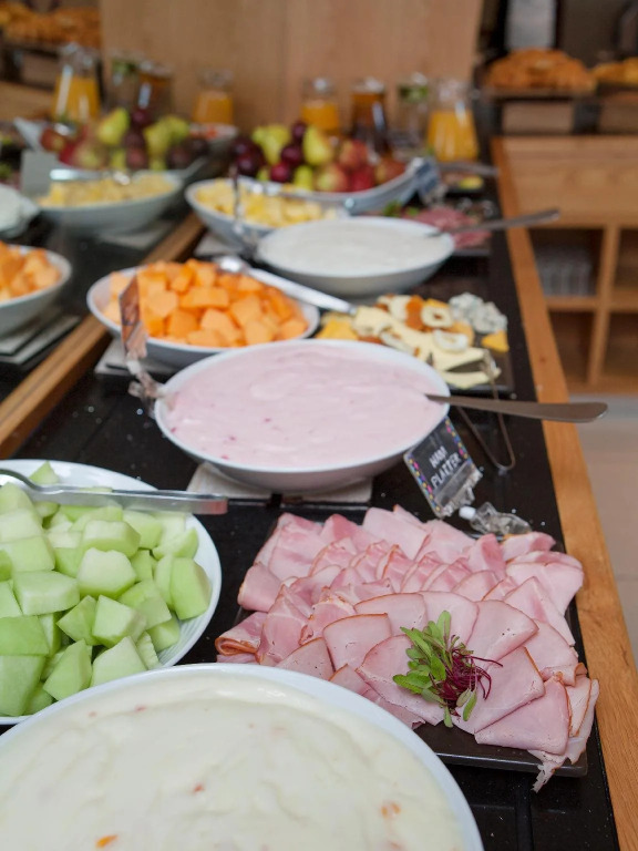 Carnival City Hotel - фото 10