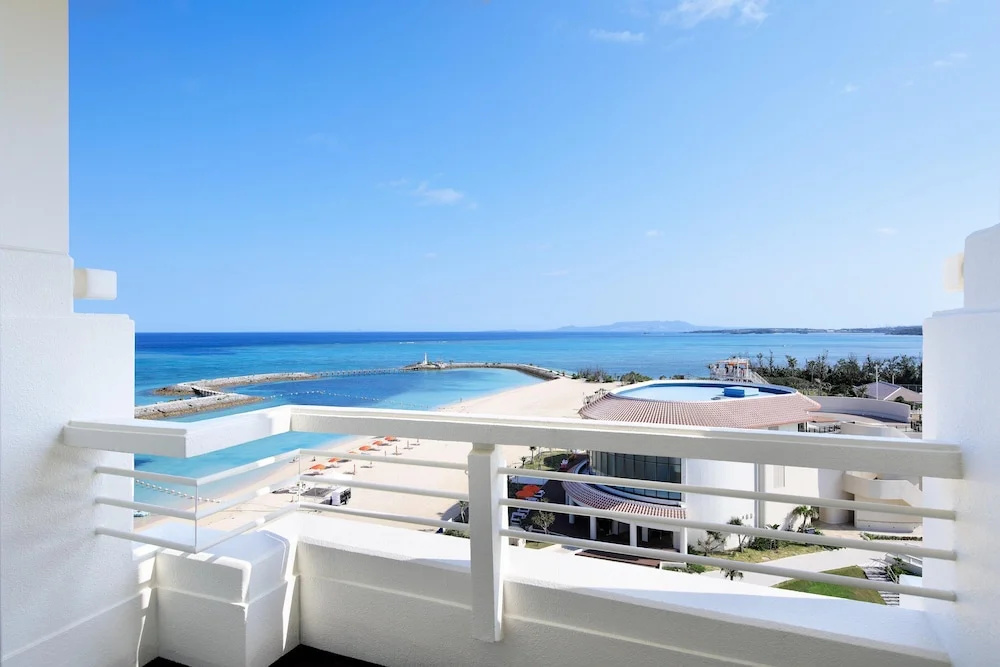 Sheraton Okinawa Sunmarina Resort - Chambres