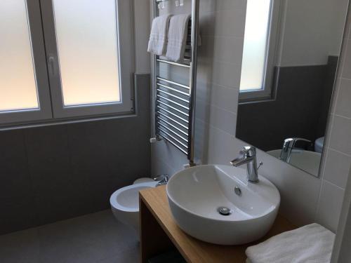 gallery_image_hidden_12