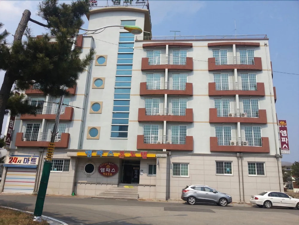 Hotel photo 1