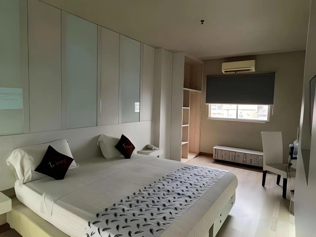 The L Hotel Entertainment — 5