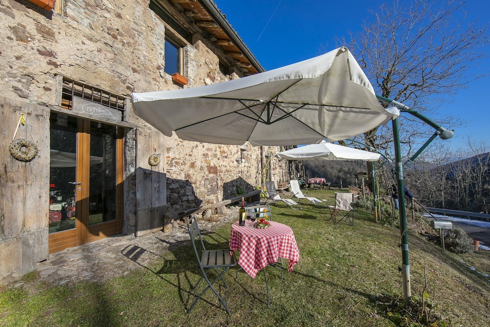 Le Fratte Sport and Relax in Hilly Area