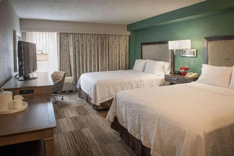 Hampton Inn New Orleans-St. Charles Ave./Garden District - Chambres