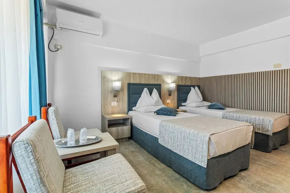 Standard Double room with balcony (twin beds)
