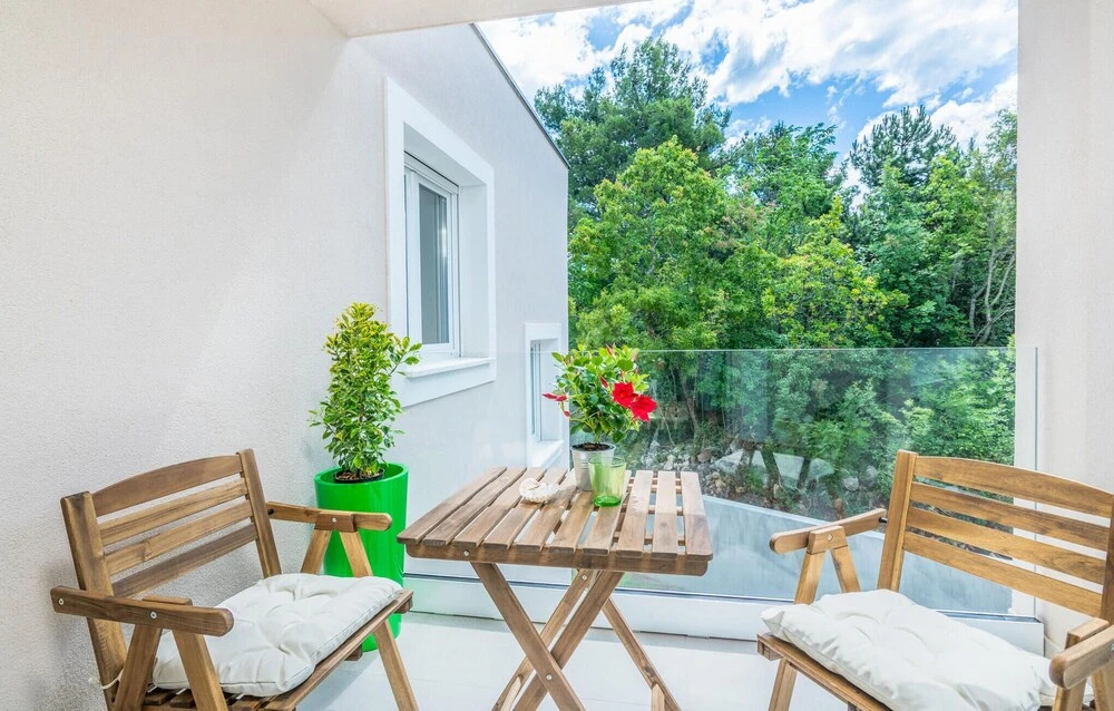 Beautiful Home in Vrh With Outdoor Swimming Pool, Wifi and 3 Bedrooms