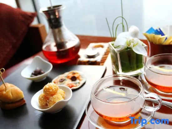 Food & Beverage