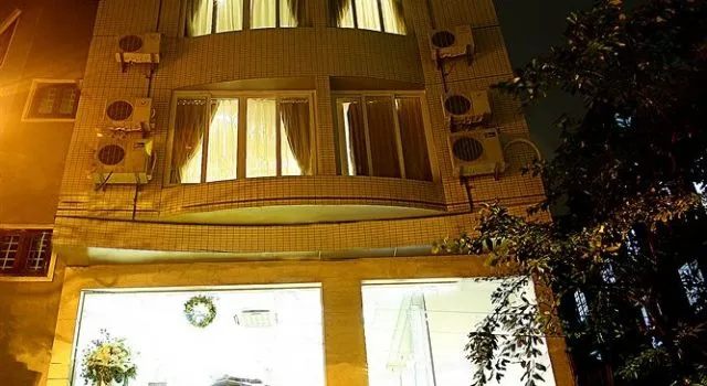 Lavish Centre Hotel